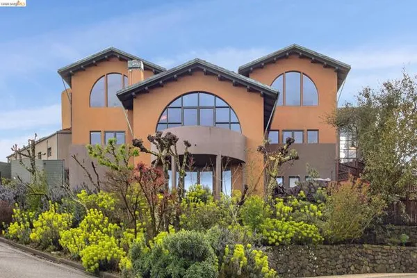 5 WOODSIDE WAY