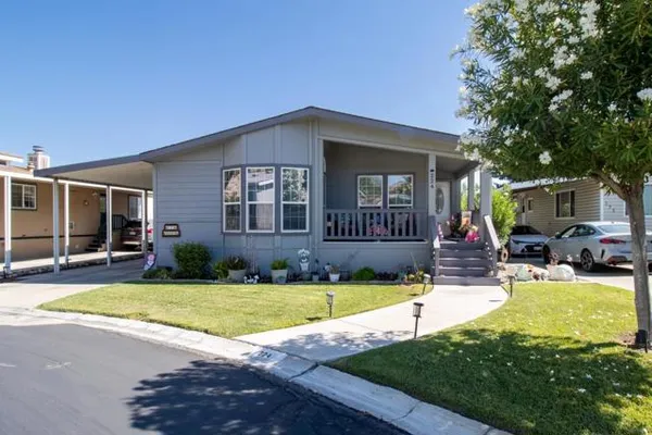224 CHATEAU LA SALLE DR 224