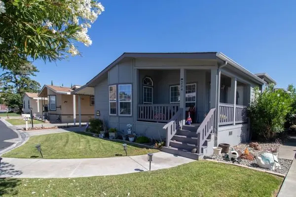 224 CHATEAU LA SALLE DR 224