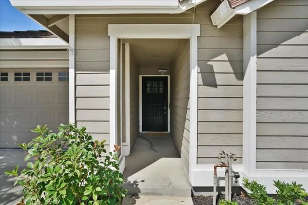 282 TRENTON CIR