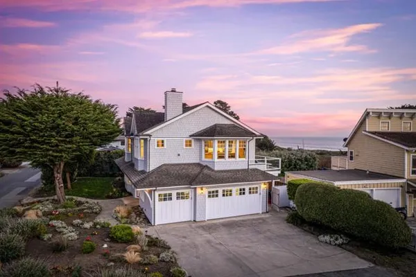 2 ALAMEDA AVE