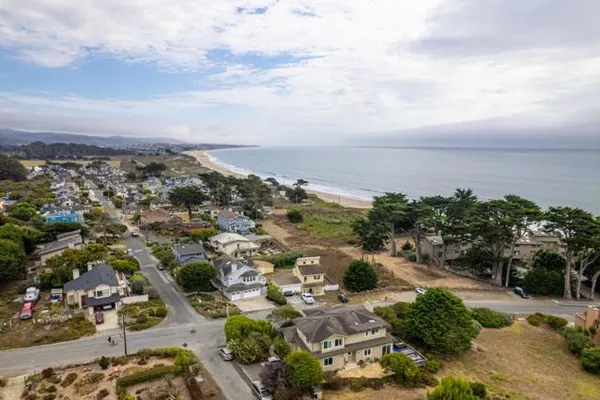 2 ALAMEDA AVE