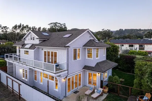2 ALAMEDA AVE