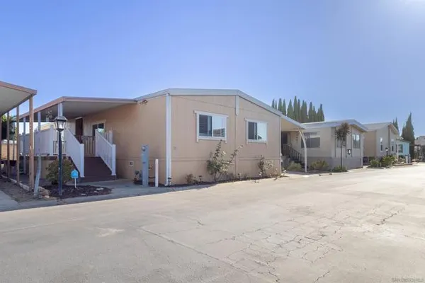 4660 N RIVER RD SPC 80