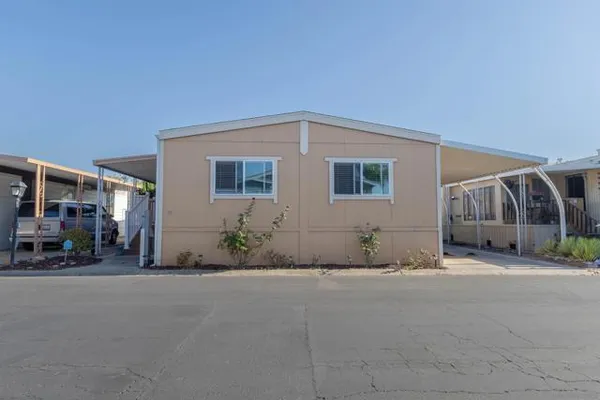 4660 N RIVER RD SPC 80