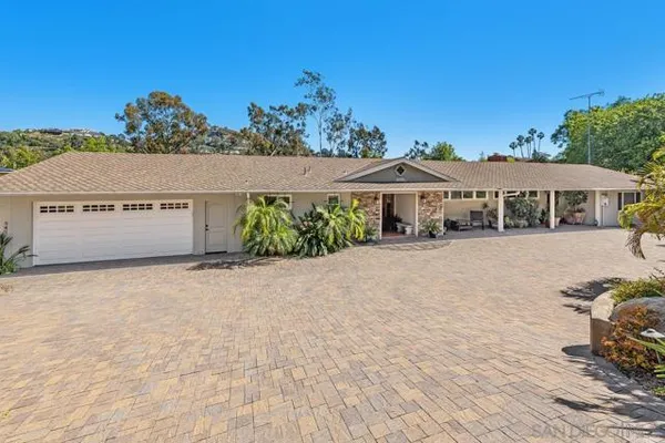 9865 EDGELAKE DR
