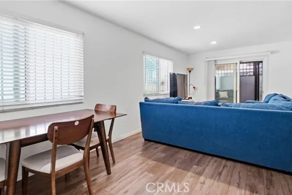 1239 W ROSECRANS AVE 4