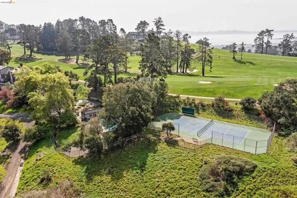 407 VISTA HEIGHTS RD