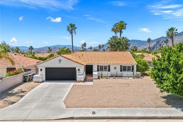 1479 E FRANCIS DR