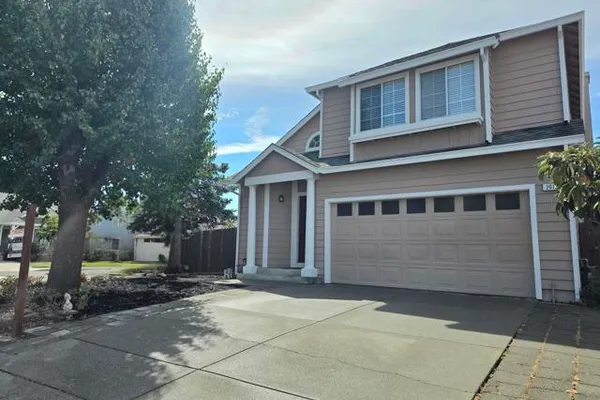 201 FAIRBROOK CT