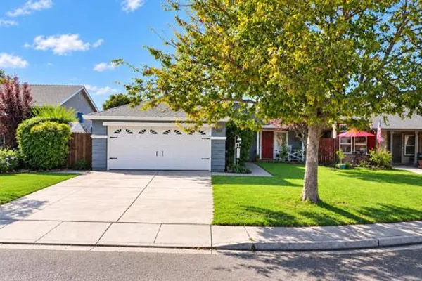 686 FRAZIER DR