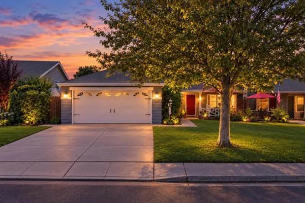 686 FRAZIER DR