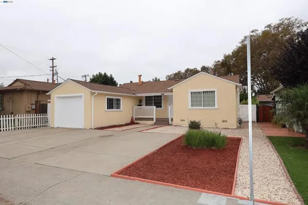 16829 DARYL AVE