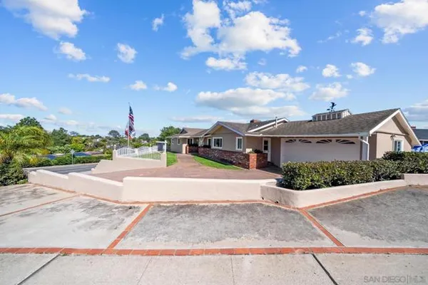 1261 CATALINA BLVD