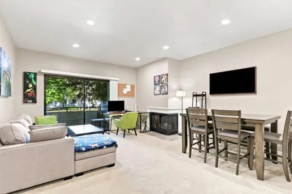 4671 ALBANY CIR 109