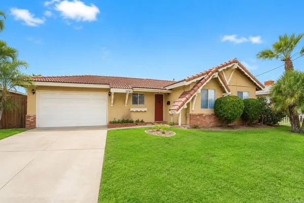 2241 EDGEWOOD PL