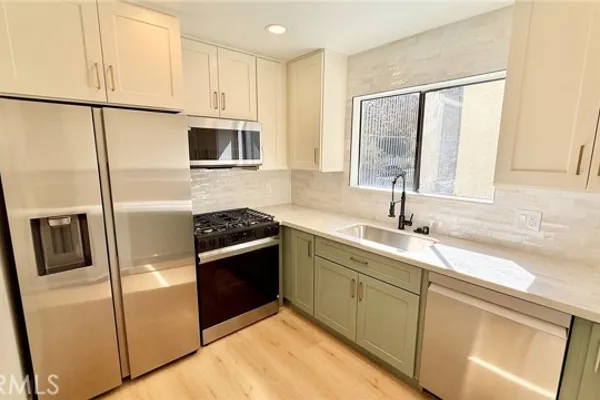 225 N ROSE ST 104