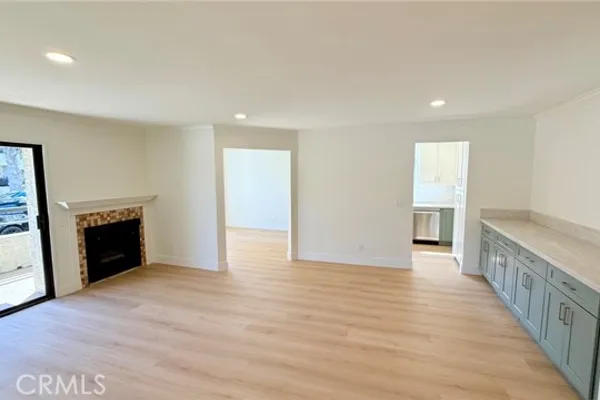 225 N ROSE ST 104