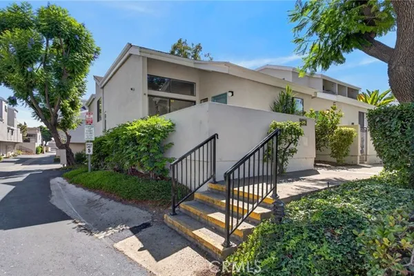 2917 BARRINGTON CT