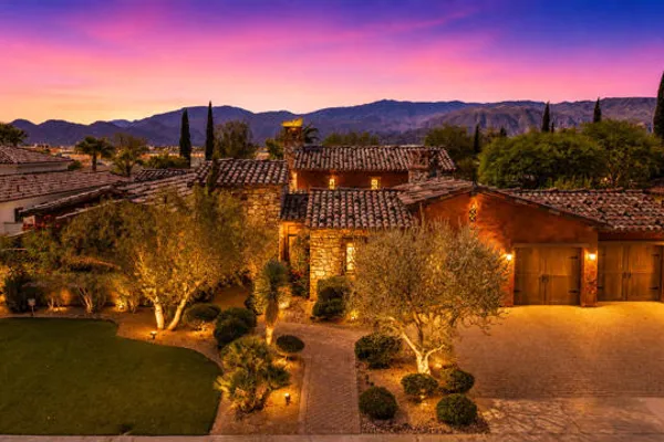 25 CASSIS CIR