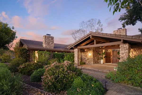 15943 RANCH HOLLOW RD