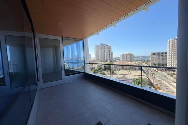 888 W E ST 1203