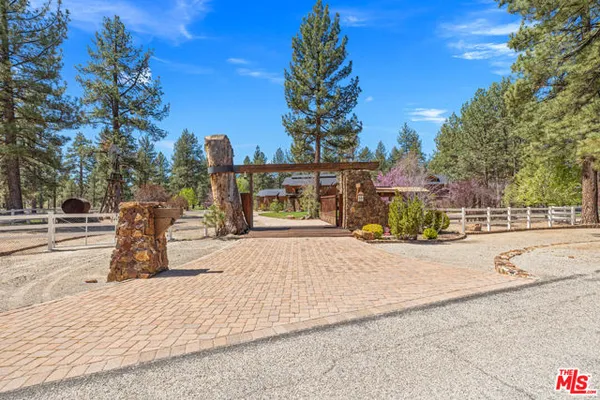 35849 BUTTERFLY PEAK RD