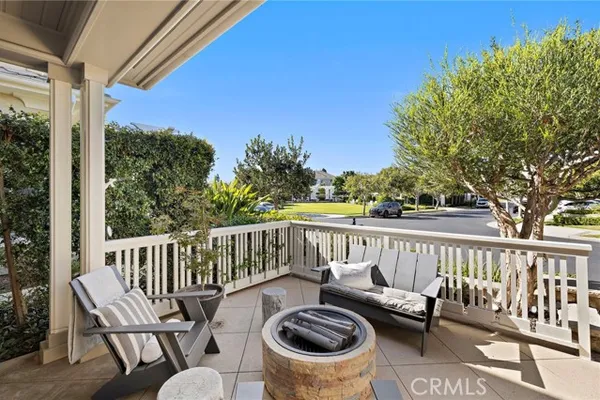 9 LONG BAY DR