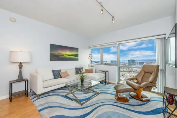 1 MANDALAY PL 805