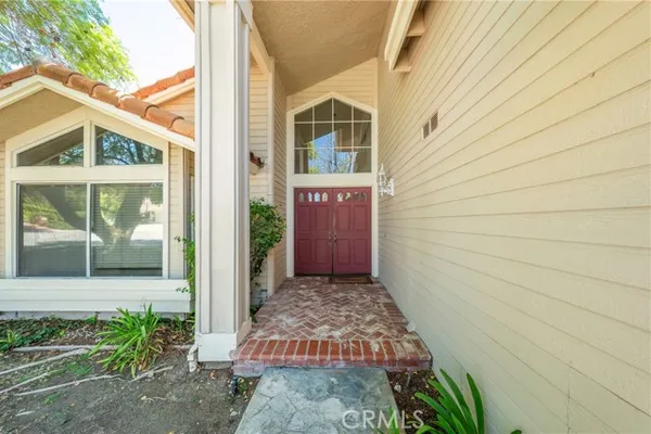 914 STERLING OAKS CT