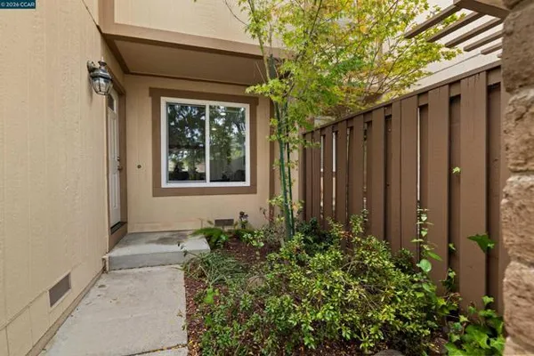 6444 PARKLANE PLZ