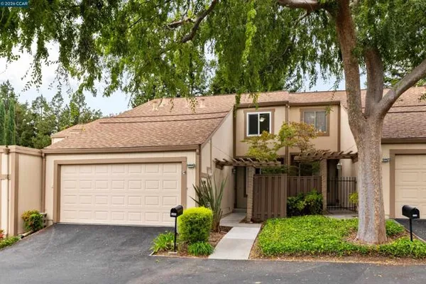 6444 PARKLANE PLZ