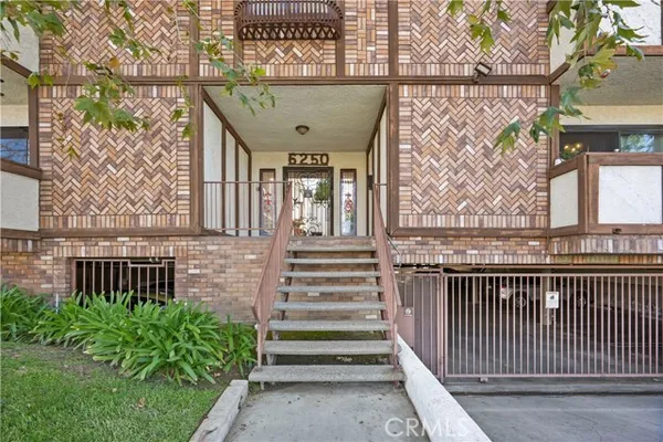 6250 FULTON 108