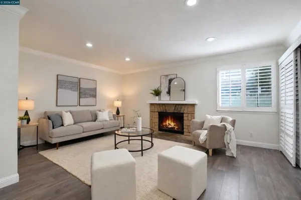 1152 MAYWOOD LN