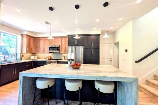 7049 SURFBIRD CIR