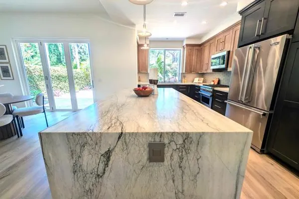 7049 SURFBIRD CIR