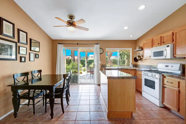 45583 KING PALM DR