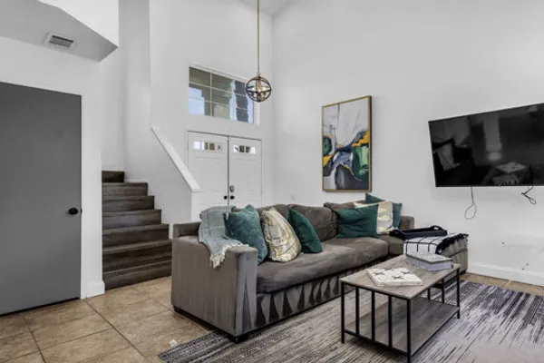 80623 VERANDA LN