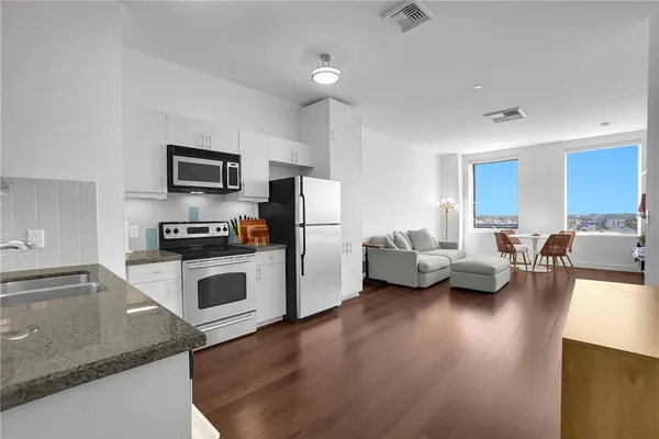 3810 WILSHIRE BLVD 1009