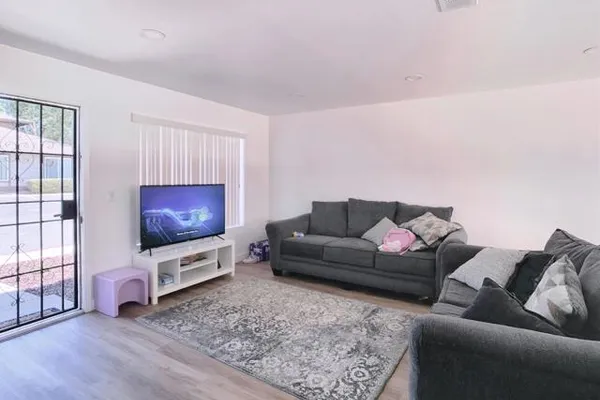 319 SUN CT