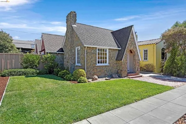 458 KEY BLVD