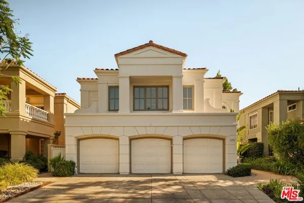 23216 PARK CORNICHE