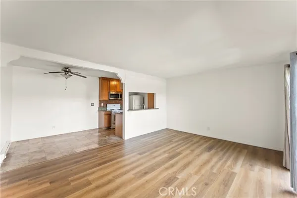 23308 MARIGOLD AVE V-201