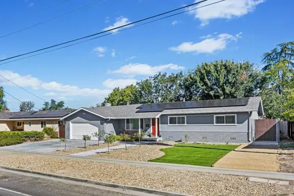 105 RIDGEROCK DR