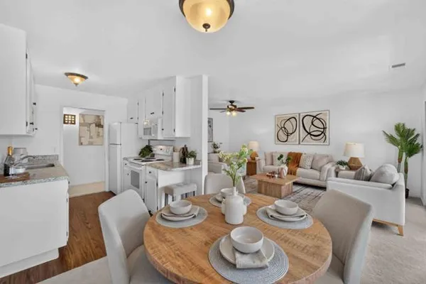 255 S RENGSTORFF AVE 42