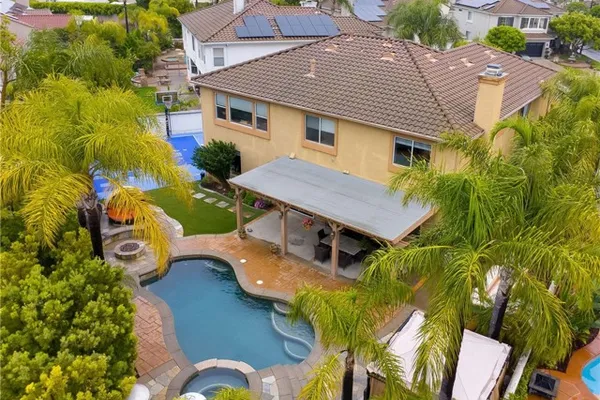 6137 RIDGEMONT CIR