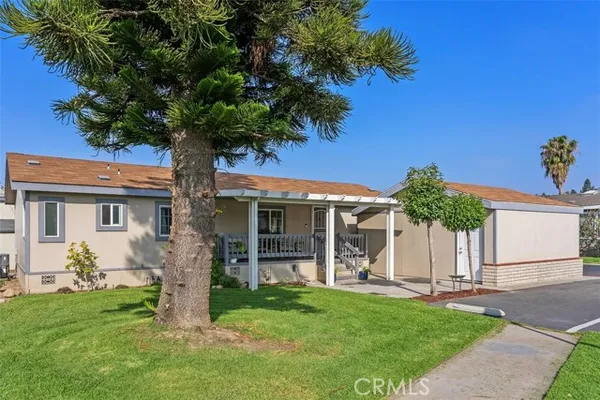 5815 E LA PALMA AVE AVE 302