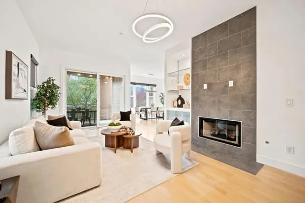 231 GOLDEN EAGLE LN
