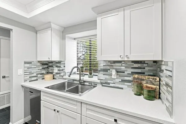 3316 SHADOW PARK PL