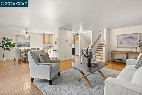 244 HILLCREST CT